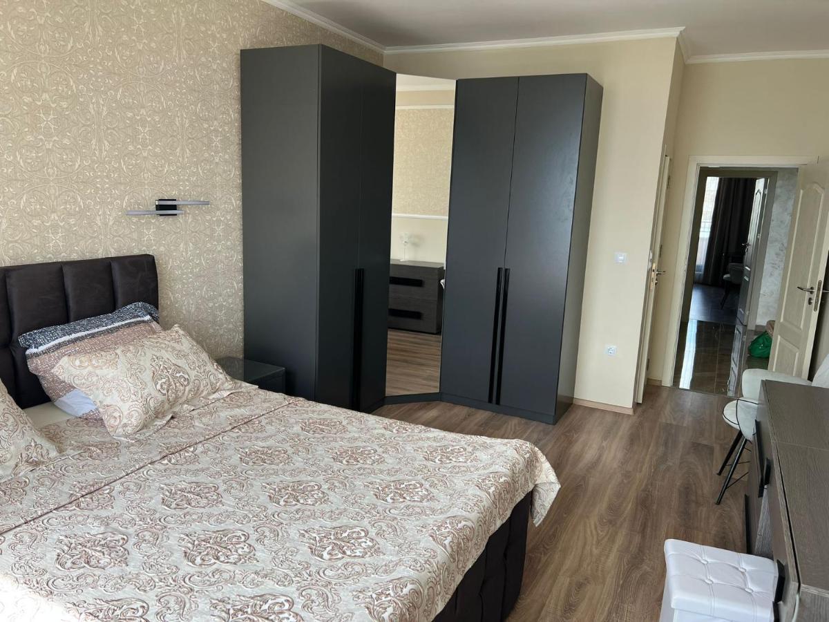 Luxury Penthouse Apartments At Valencia Gardens Burgas Exterior photo