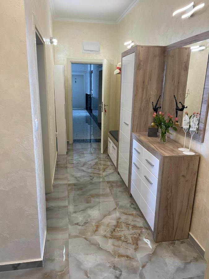 Luxury Penthouse Apartments At Valencia Gardens Burgas Exterior photo